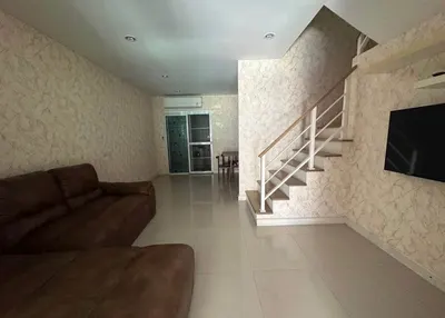 3-bed townhouse for rent in Suan Luang, photo 2 of 5