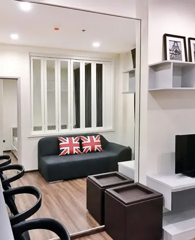 Condo 1 chambre à vendre près de la station BTS Phra Khanong, photo 3 sur 5