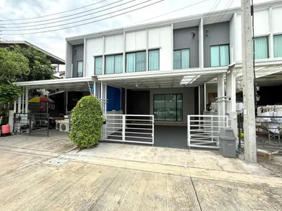 MRT ラムイントラ3駅周辺の3ベッドルームタウンハウス（売買）、写真1/5