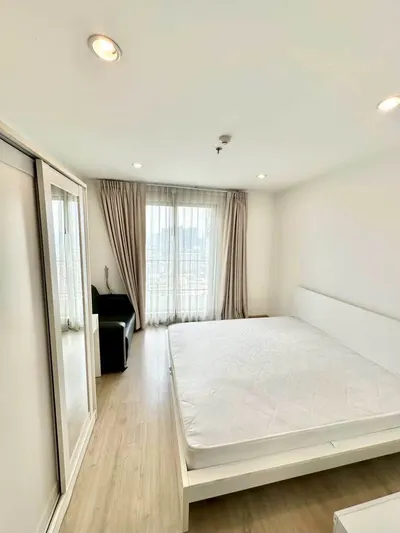 Condo à louer à Ideo Wutthakat, photo 1 sur 4