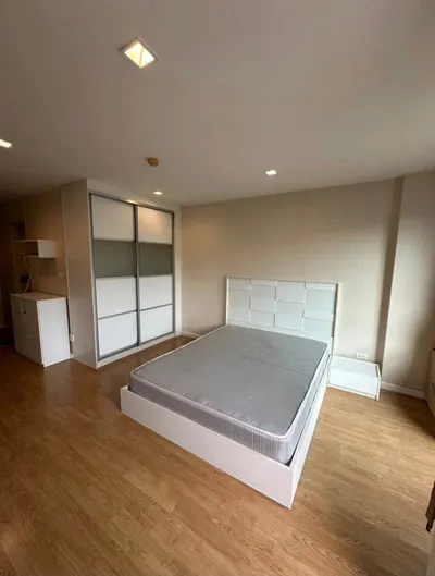 Studio condo for rent near BTS Talat Phlu, photo 4 of 5