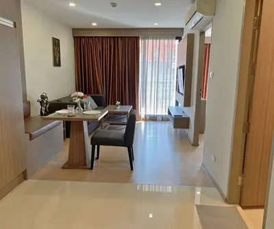 1-bed condo for rent near BTS Thong Lo, photo 1 of 5