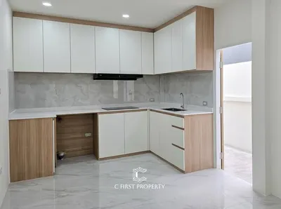 ขายบ้าน 5 ห้องนอน ใกล้ MRT ลาดพร้าว รูปที่ 2 จาก 5