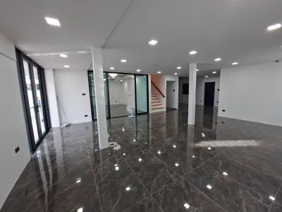 4-bed house for rent near BTS Punnawithi, photo 2 of 5