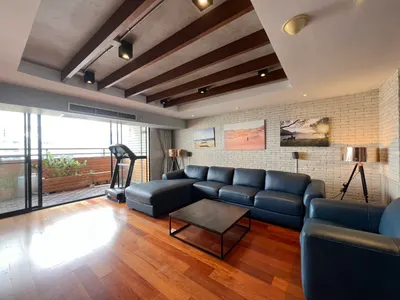 Condo 3 chambres à louer près de la station MRT Sukhumvit, photo 1 sur 5