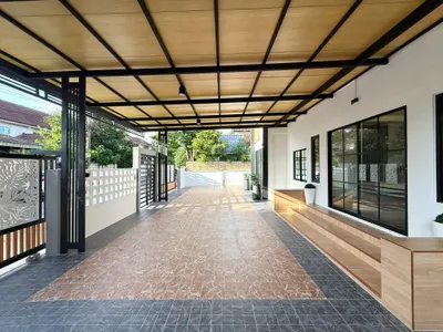 Village kc garden home的5房独栋住宅出售，第4张，共5张