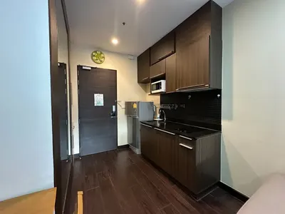 1-bed condo for rent at Ideo Q Phaya Thai, photo 1 of 5