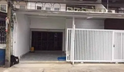 4-bed townhouse for rent near BTS Punnawithi, photo 3 of 5