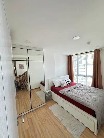 2-bed condo for rent near BTS Saphan Taksin, photo 1 of 5