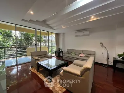 3-bed apartment for rent near BTS Thong Lo, photo 1 of 6