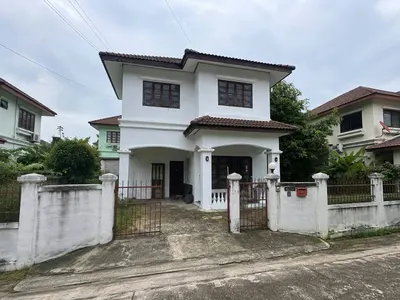 克隆三瓦区的3房独栋住宅出租，第1张，共5张