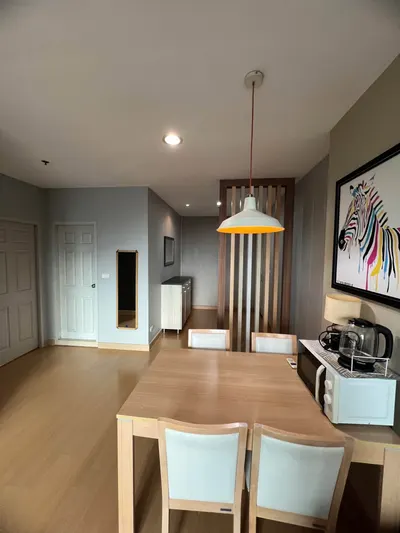 2-bed condo for rent near MRT Huai Khwang, photo 4 of 5