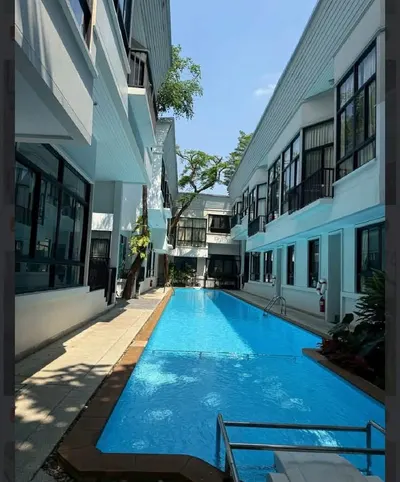 Maison 4 chambres à louer près de la station BTS Thong Lo, photo 2 sur 5