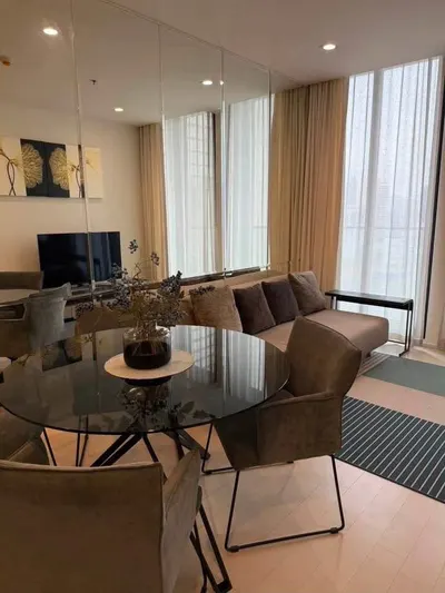 1-bed condo for rent at Noble Ploenchit, photo 2 of 5
