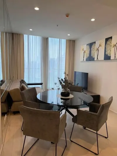 1-bed condo for rent at Noble Ploenchit, photo 1 of 5