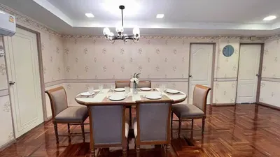 3-bed apartment for rent near BTS Phrom Phong, photo 3 of 5