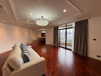 3-bed condo for rent near BTS Phrom Phong, photo 1 of 5