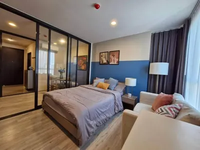 1-bed condo for rent at XT HUAIKHWANG, photo 1 of 10