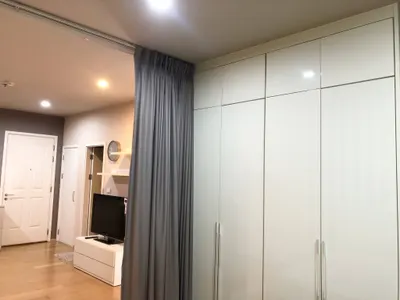 1-bed condo for rent at Hive Sathorn Condo, photo 3 of 5