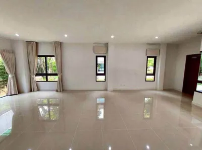 4-bed townhouse for rent near MRT Bang Kapi, photo 2 of 5