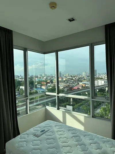 Condo 2 chambres à louer près de la station BTS Pho Nimit, photo 2 sur 5