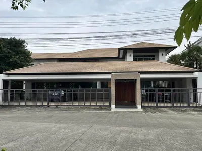Maison 5 chambres à vendre près de la station MRT Bang Kapi, photo 1 sur 5