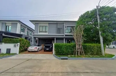Centro Ramintra-Chatuchot 3的4房独栋住宅出租，第1张，共5张