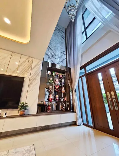 The City Ekkamai-Ladpraoの4ベッドルーム一戸建て（賃貸）、写真3/5