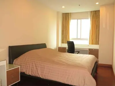 1-bed condo for rent near BTS Surasak, photo 1 of 5