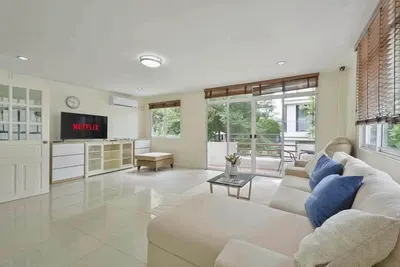 5-bed house for rent near BTS Phrom Phong, photo 2 of 5