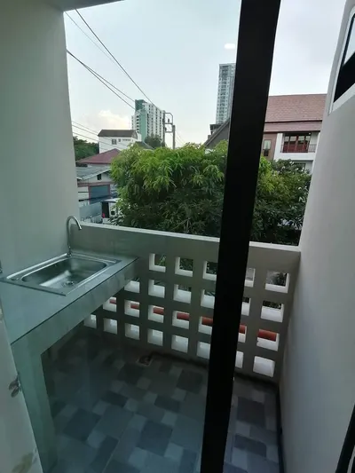 MRT 凯莱站附近的公寓楼出租，第3张，共5张