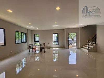 4-bed house for rent at Centro Bangna phase 2, photo 2 of 5