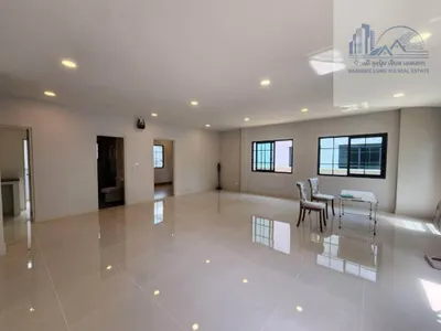 4-bed house for rent at Centro Bangna phase 2, photo 3 of 5