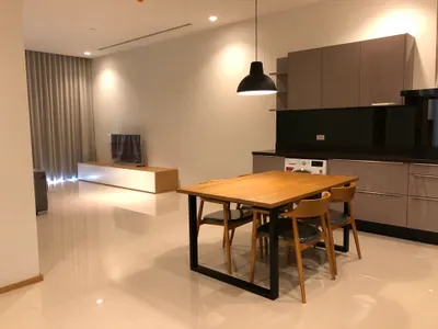 2-bed condo for rent near MRT Sukhumvit, photo 1 of 5