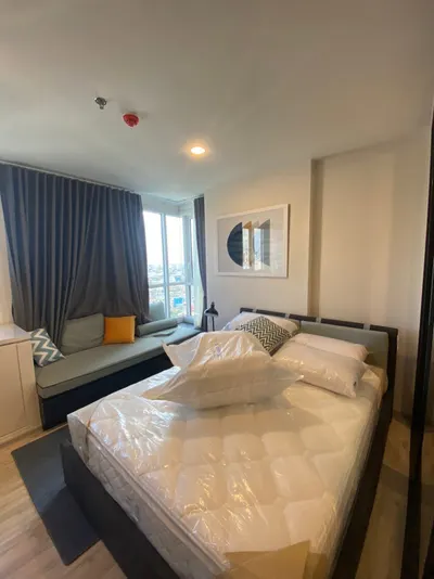 1-bed condo for rent at XT HUAIKHWANG, photo 1 of 5