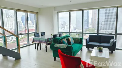 2-bed condo for rent near MRT Sukhumvit, photo 2 of 5