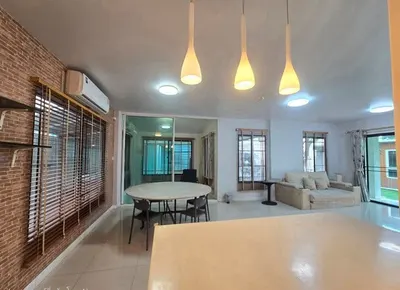 6-bed house for rent near BTS Khu Khot, photo 3 of 5