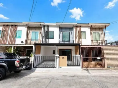 3-bed house for sale near MRT Phra Nang Klao Bridge, photo 2 of 5