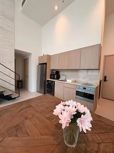 The Lofts Silom by Raimon Land的2房公寓出租，第4张，共5张