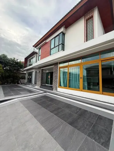 4-bed house for rent in Bang Khun Thian, photo 1 of 5