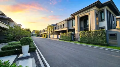 บางกอก บูเลอวาร์ด ราชพฤกษ์-ปิ่นเกล้า (Bangkok Boulevard Ratchaphruek - Pinklao)の4ベッドルーム一戸建て（賃貸）、写真2/5