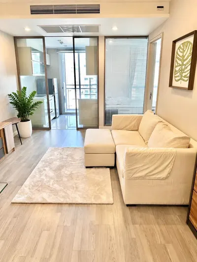 1-bed condo for rent in Sathon, photo 3 of 5