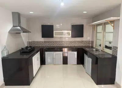 Maison de ville 5 chambres à louer près de la station BTS Thong Lo, photo 4 sur 5