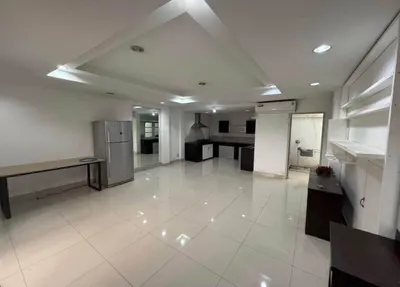 Maison de ville 5 chambres à louer près de la station BTS Thong Lo, photo 3 sur 5