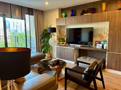 2-bed condo for rent at Noble Above Wireless-Ruamrudee, photo 2 of 5