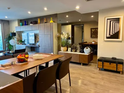 2-bed condo for rent at Noble Above Wireless-Ruamrudee, photo 4 of 5