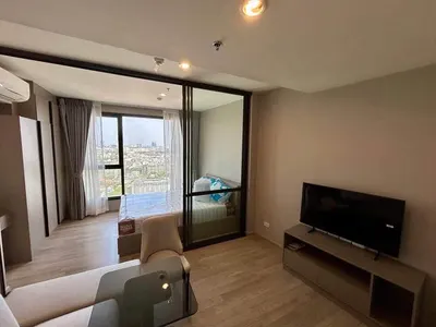 Condo for rent near BTS Bang Na, photo 1 of 5