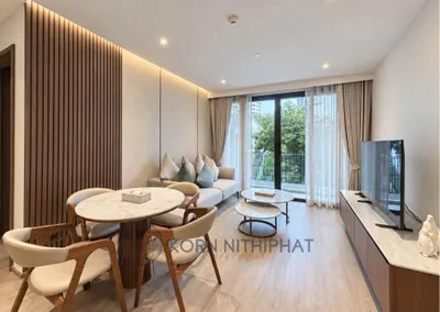 Condo 2 chambres à louer près de la station BTS Phrom Phong, photo 1 sur 5