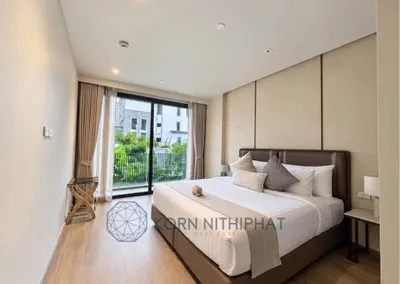 Condo 2 chambres à louer près de la station BTS Phrom Phong, photo 3 sur 5