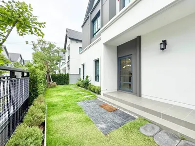 Maison 4 chambres à louer près de la station BTS Bang Na, photo 2 sur 5